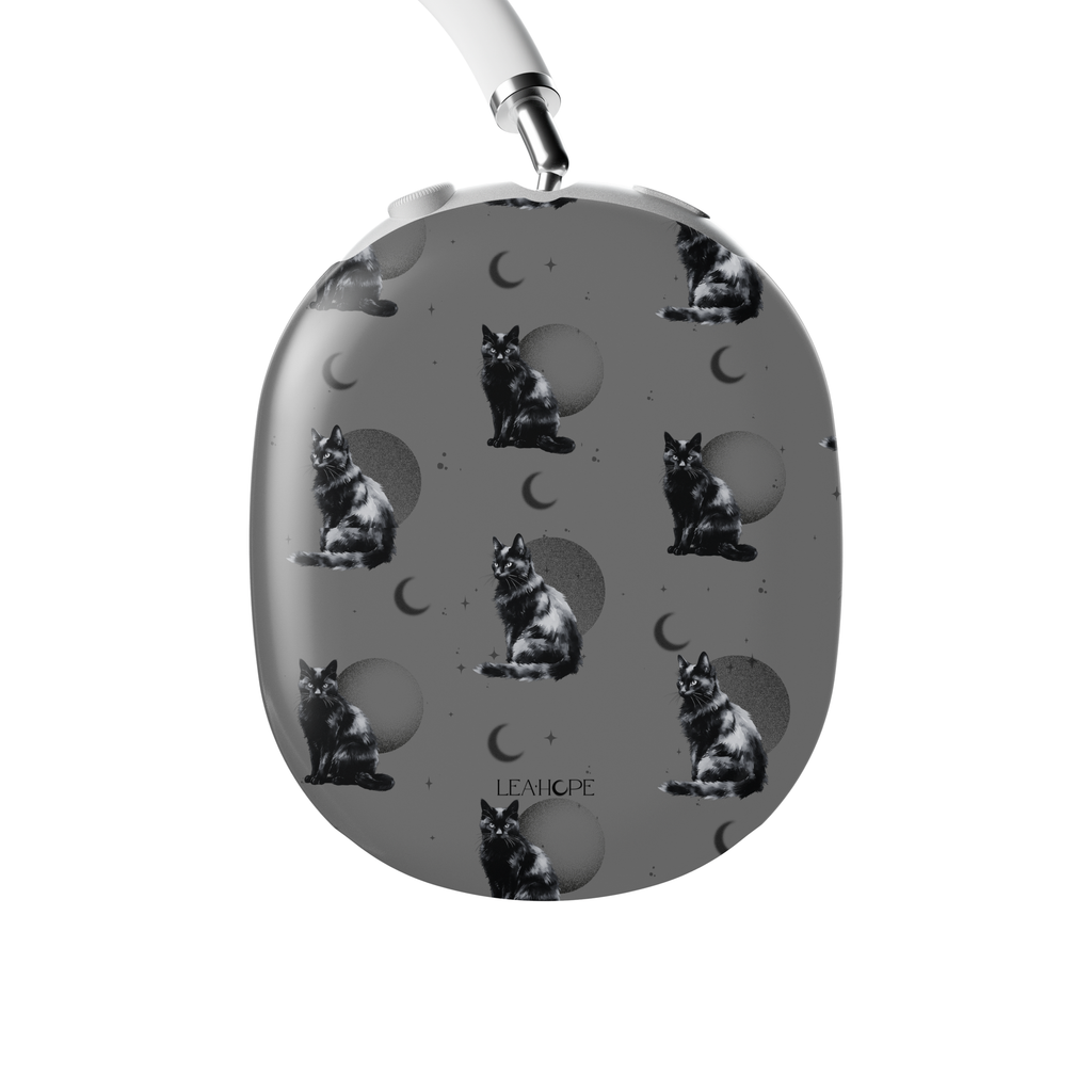 Midnight Familiars I AirPods Max