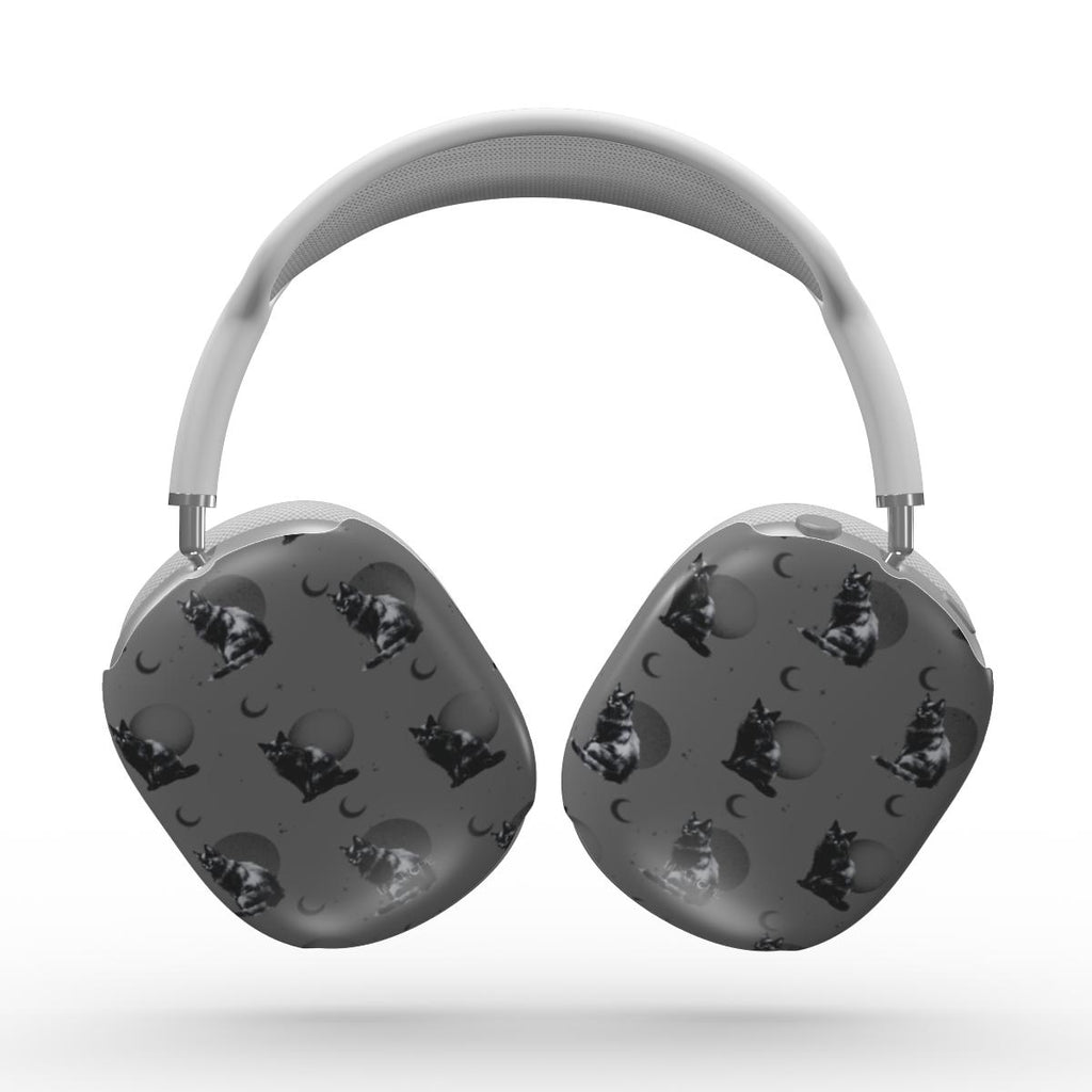 Midnight Familiars I AirPods Max